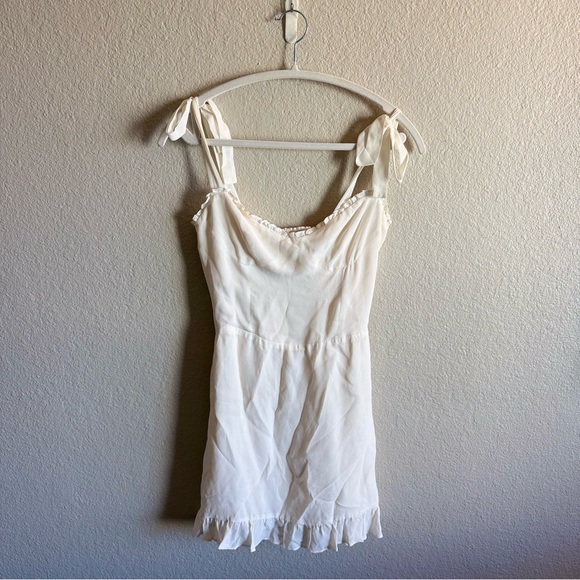 Reformation Elegant Cream Mini Dress Ruffles Bridal Spring Feminine Minimalist - Picture 2 of 10